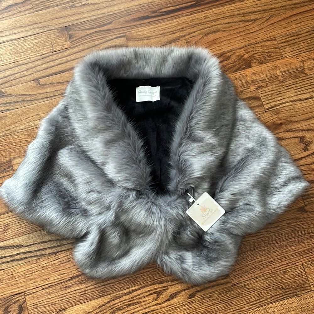 Faux fur gray shawl